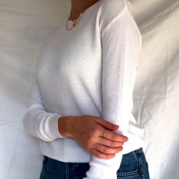 Brandi Melville Women’s White Crewneck Long Sleeves Sweater One Size - Picture 7 of 7